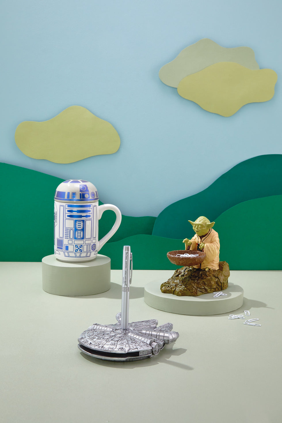 Star Wars™ Millennium Falcon™ Desk Accessory With Pen