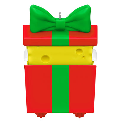 SpongeBob SquarePants, Sponge-boxed for Christmas — 2025 Hallmark Keepsake Christmas Ornament
