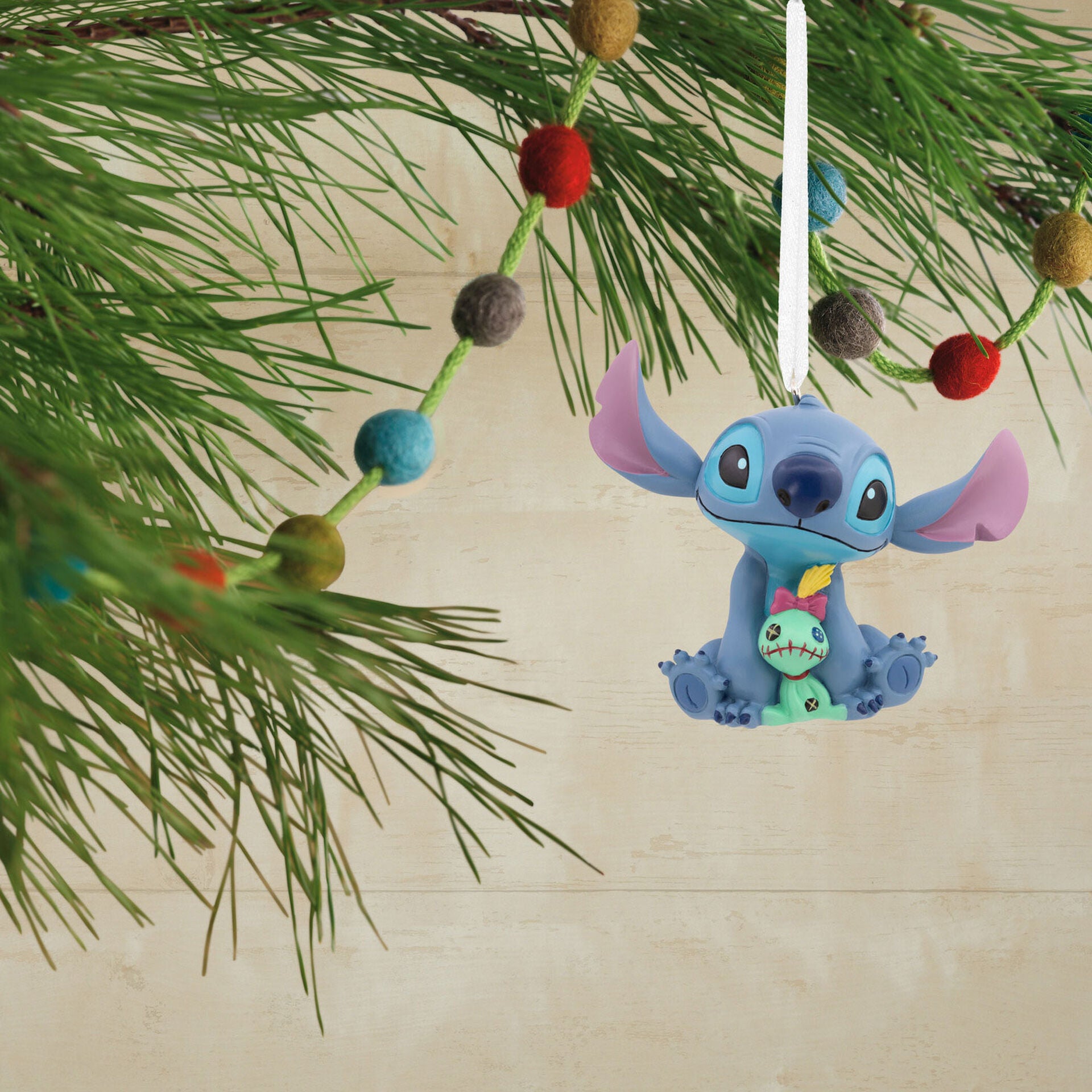 Hallmark Disney Lilo & Stitch Stitch With Scrump Christmas Ornament –  Hallmark Australia